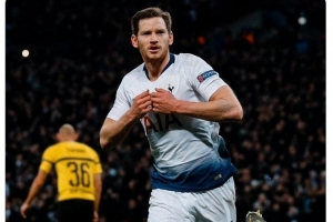 热刺晒维尔通亨照片:非凡的职业生涯即将结束,感谢你留下的回忆