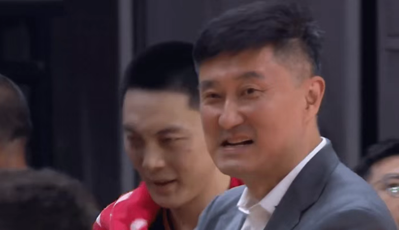 广东狂输40分创5悲催纪录：外线崩盘杜锋无奈苦笑 3主力仍养伤